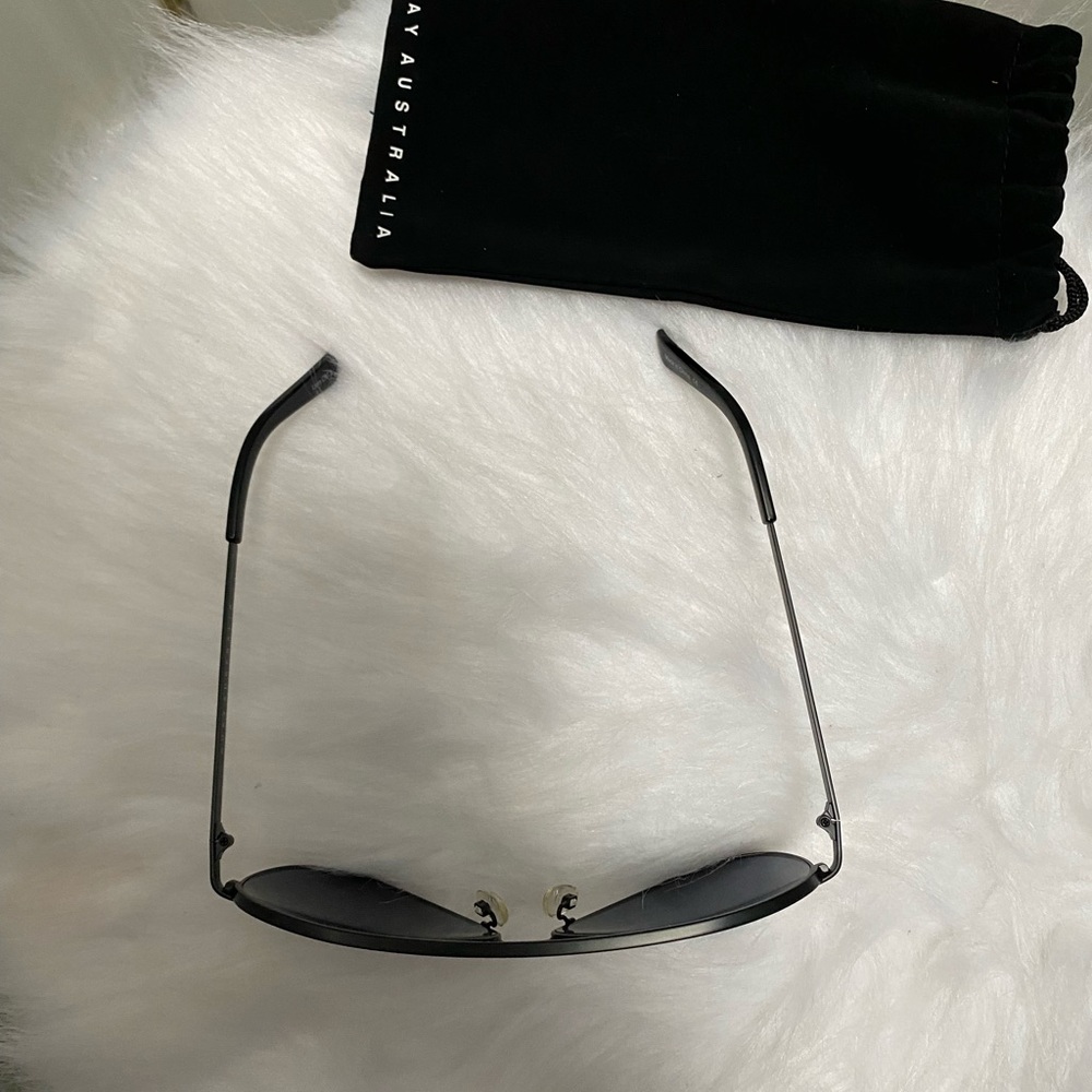 Quay black sunglasses - Picture 3 of 6